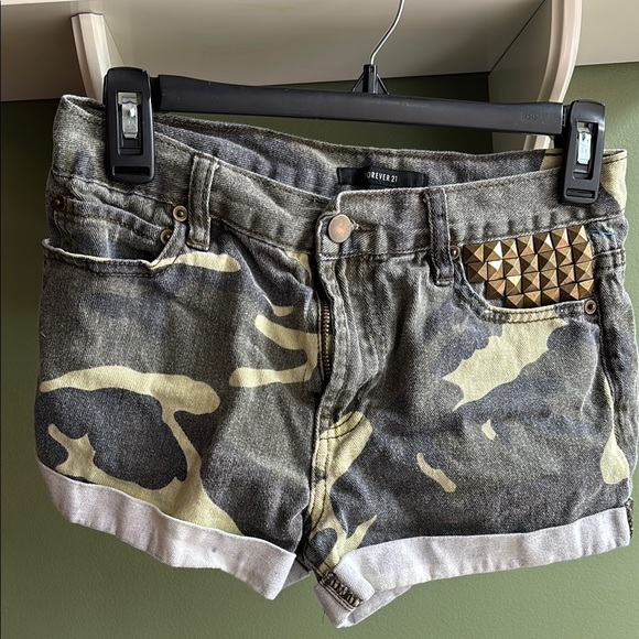 Forever 21 Camo Studded Jean Shorts - Picture 1 of 4